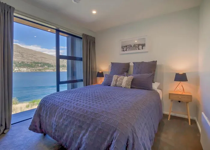 The Villa Lookout - Queenstown Holiday Villa
