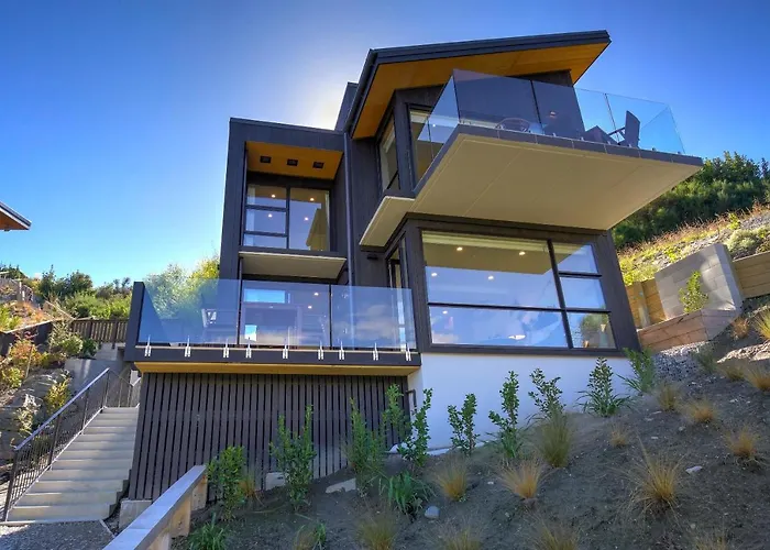 The Villa Lookout - Queenstown Holiday Villa